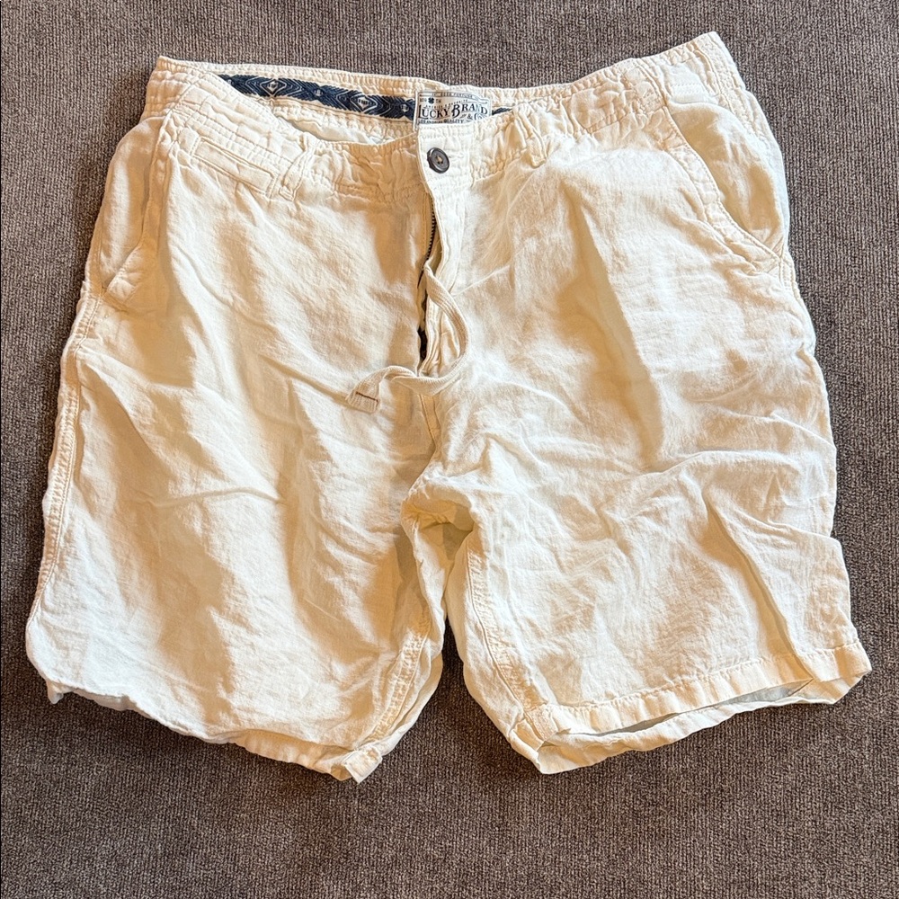 Lucky Brand White Cargo Shorts for Men Size 36